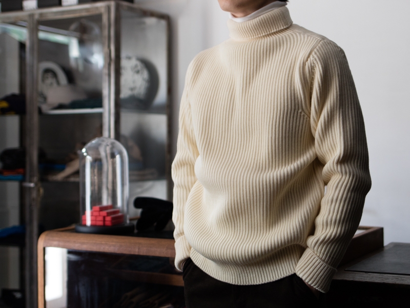 THE NAVY-TURTLENECK Off White | Dresswell online store
