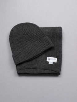 Johnstons of Elgin | RIBBED SCARF AND HAT CASHMERE GIFT SET Dark Granite カシミアニットストール＆キャップギフトセット