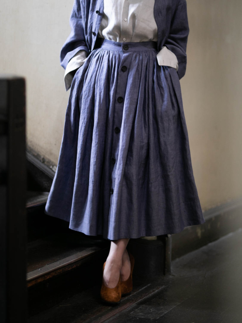 POSTELEGANT | LINEN CHAMBRAY SKIRT Blue Grey リネンシャンブレースカートの商品画像