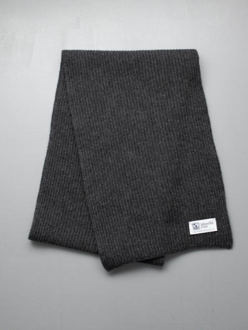 Johnstons of Elgin | RIBBED CASHMERE SCARF Carbon カシミア両畔編みニットストールの商品画像