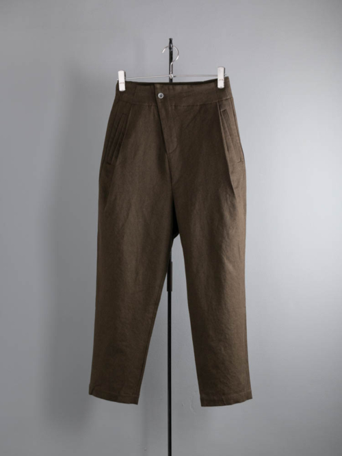 FRANK LEDER | SULFER DYED WASHED FLAX / COTTON 1 TUCK TROUSERS WITH ADJUSTER 48:Olive サルファーダイウォッシュドラミーコットンパンツの商品画像