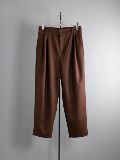 FRANK LEDER | BAVARIAN LODEN WOOL 2 TUCK TROUSERS 85:Brown バイエルンローデンウールツータックトラウザーズの商品画像